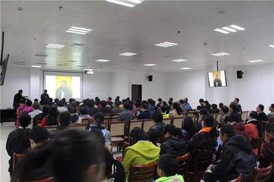 江洪波老师莱西国学讲堂开讲 深耕传统文化，点亮现代教育智慧